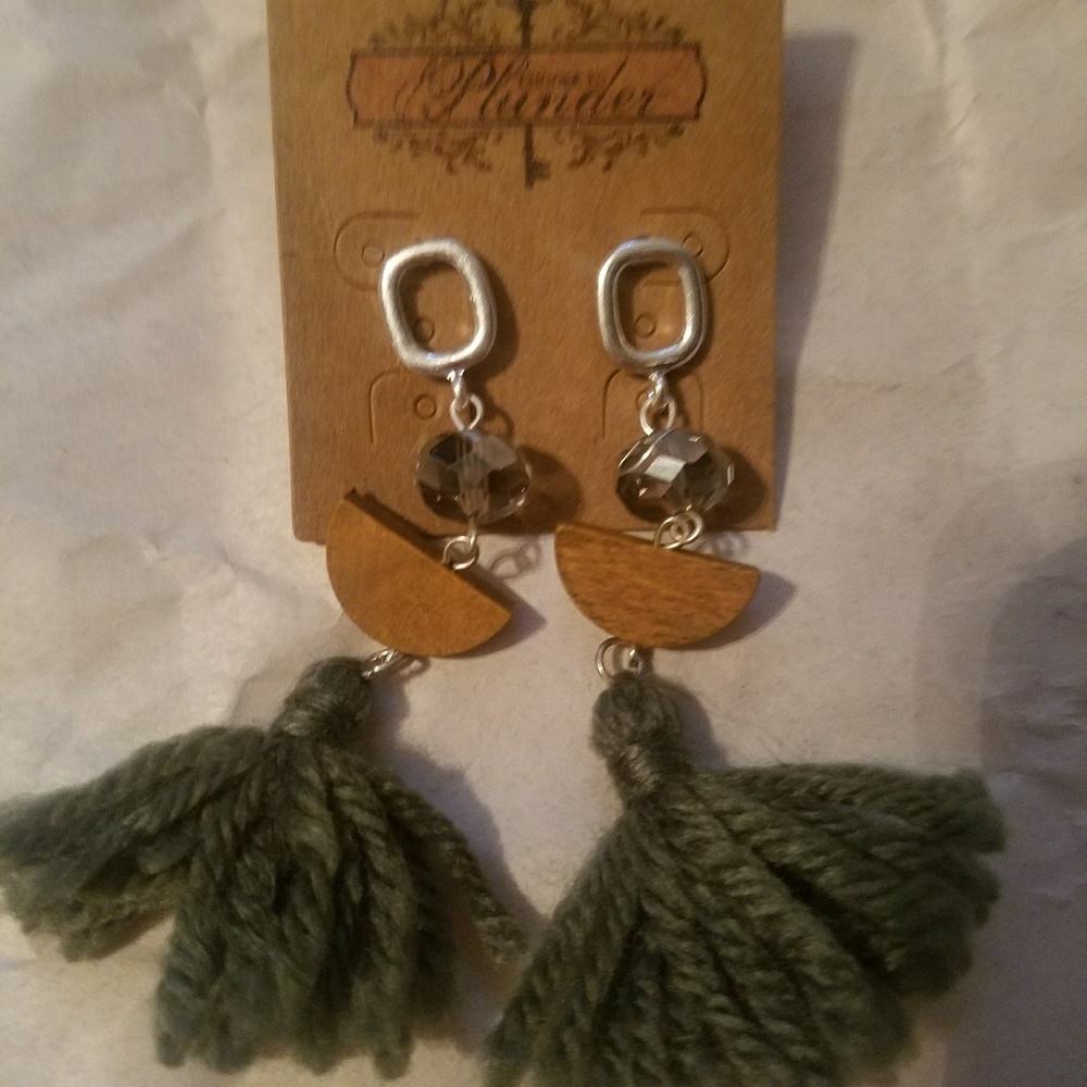 Green Tassel Plunder Earrings